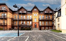 Apartament Inspirujący - z prywatnym monitorowanym parkingiem - 4 osobowy - Space Apart